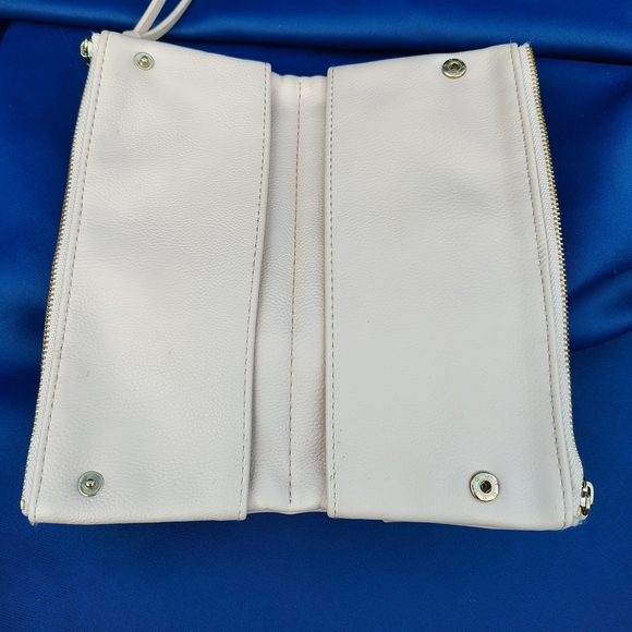 Chloe Parfums Baby Pink Leather Clutch - Picture 3 of 11